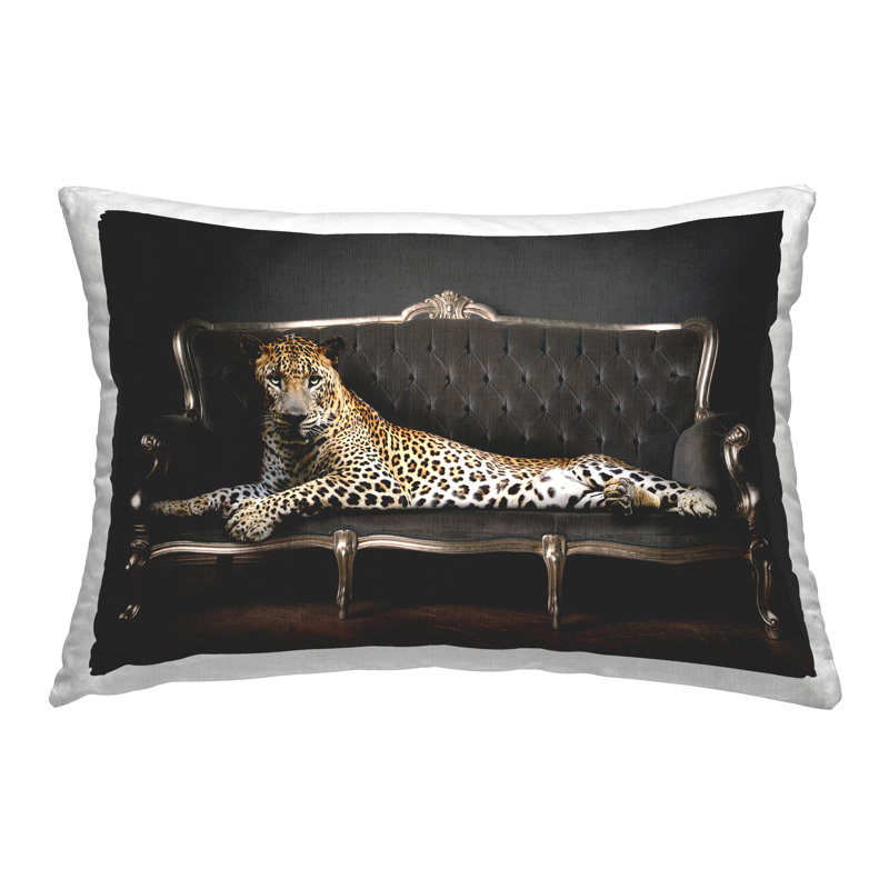 Coussin décoratif guépard sur fond de canapé imprimé par Reinders