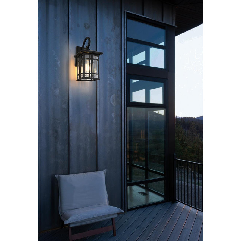 Applique murale noire Emrush, H 15 po x l 7,5 po x P 9 po