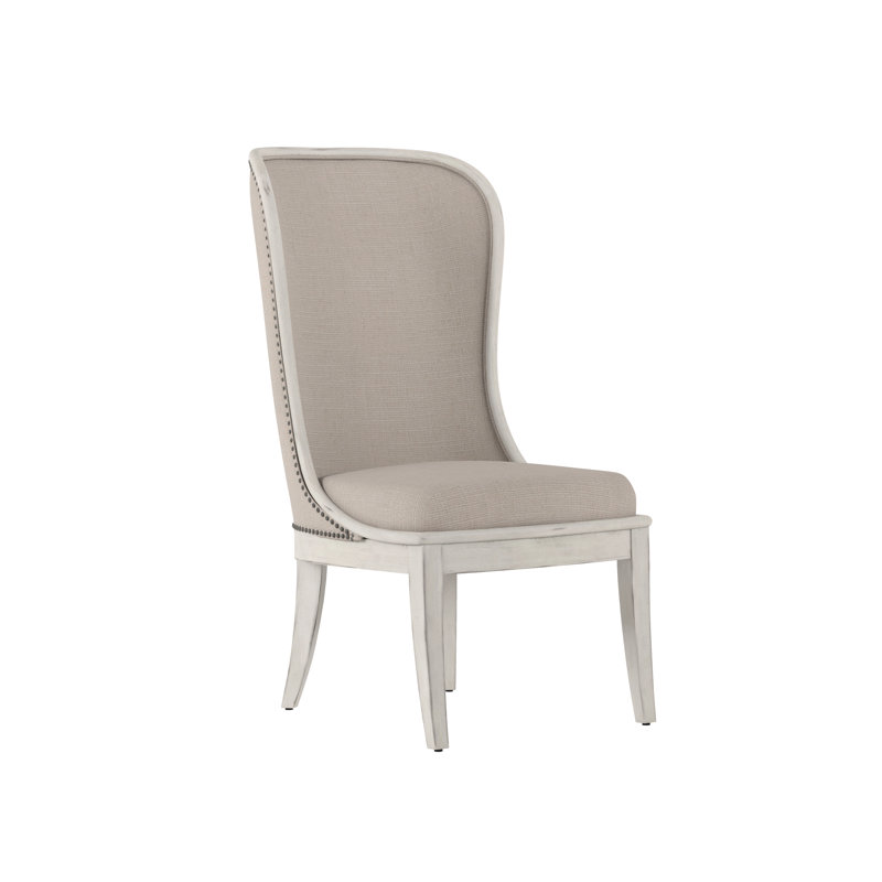 Chaise d'appoint rembourrée en alcôve beige