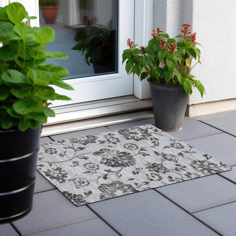 Malek Washable Floral Indoor / Outdoor Rug