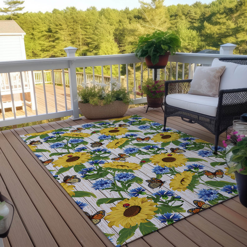 Conness Washable Floral Indoor / Outdoor Rug, Rectangle 8' x 10'