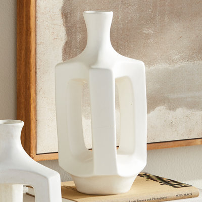 Sonya Handmade Clay Table Vase
