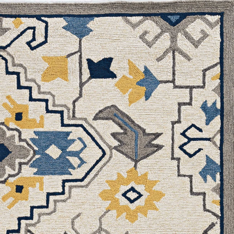 Tapis floral touffeté ivoire