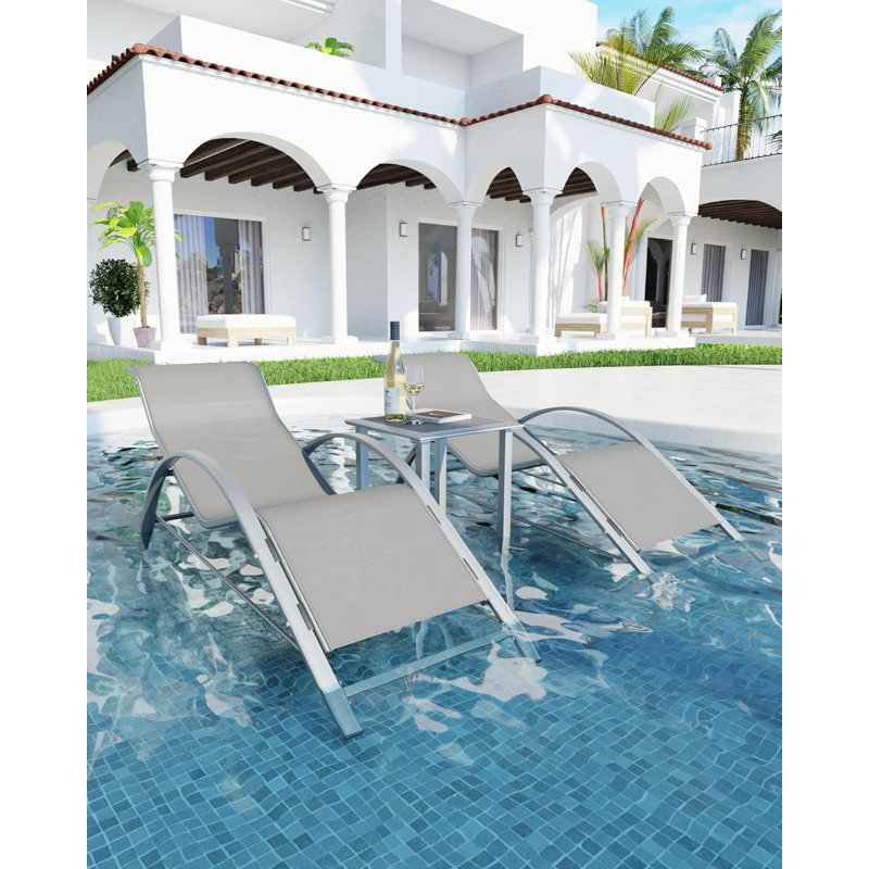 Ensemble de 3 chaises longues d'extérieur légères WhizMaz avec table d'appoint robuste pour bronzer sur la terrasse ou sur le patio