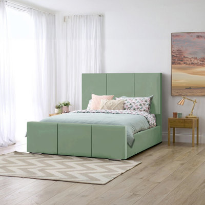 Andreq Upholstered Bed