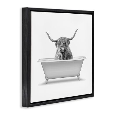 «Longhorn Highland Cow Bath Tub», toile encadrée flottante noire par Annalisa Latella