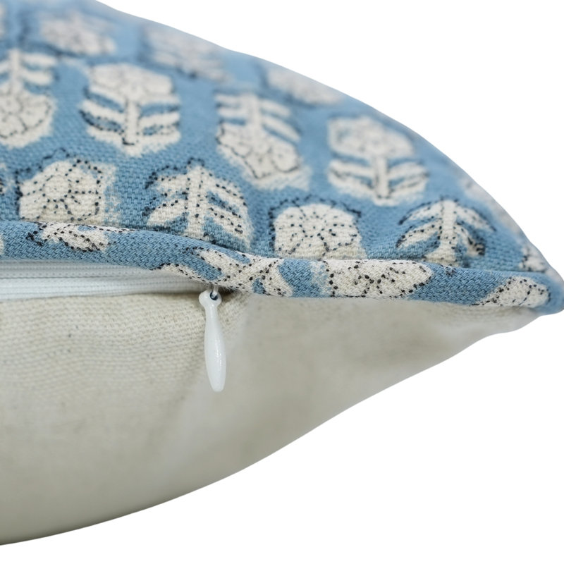 Housse de coussin à motif de passepoil fabriqué à la main Fab Divine - Tulsi Buti, Rectangle H 14 po x l 20 po
