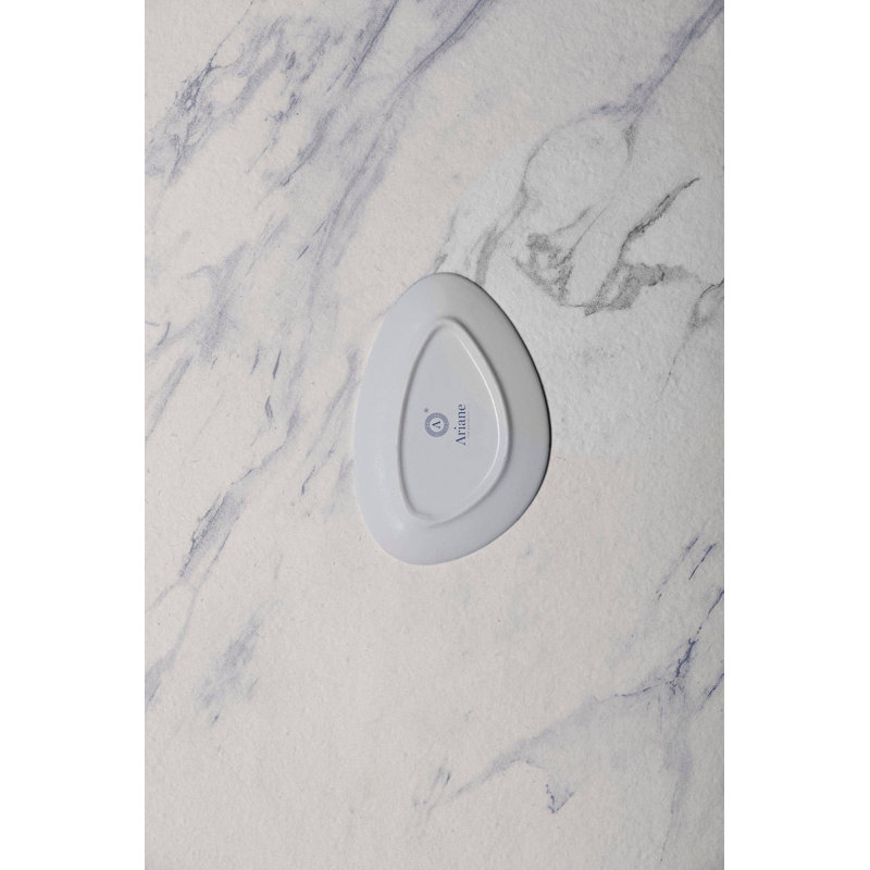 Plateau en porcelaine | Plaque triangulaire, 8,27 po x 5,51 po x 0,55 po