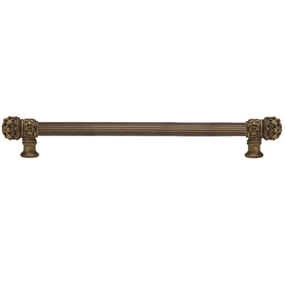 Juliane Grace with 5/8 reeded centre long pull small finial