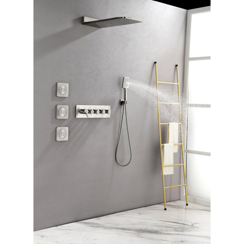 Système de douche en nickel brossé avec 3 jets pour le corps et système d'installation mural et à main pour une douche confortable