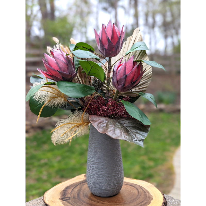 Protea arrangement dans un vase