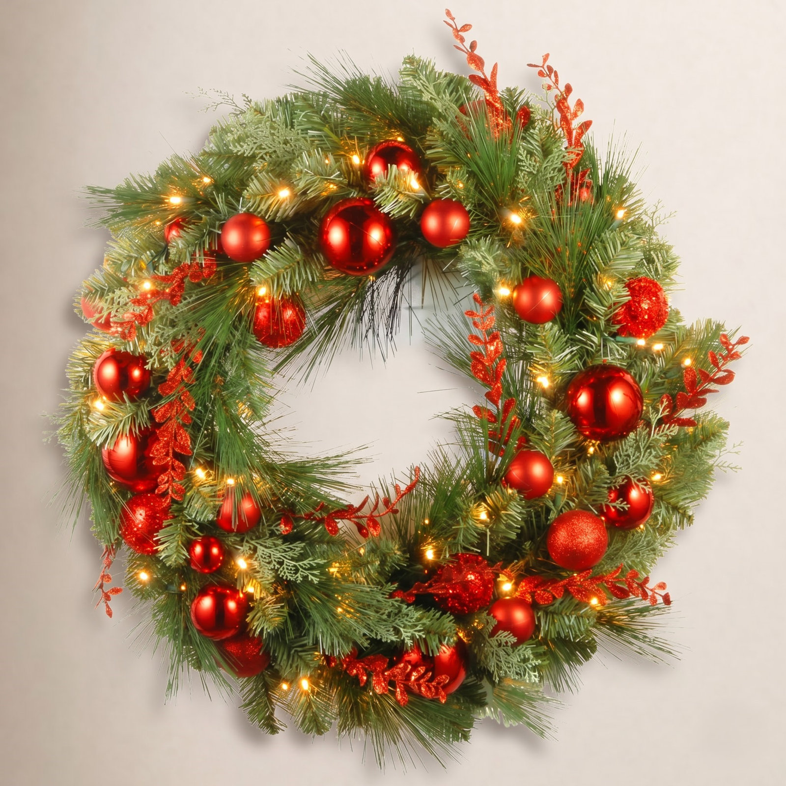 Pre-Lit Pine Wreath, 30"