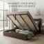 Lit plateforme moderne en bois avec tête de lit horizontale et rangement relevable, très grand, taupe-1255621076-1255621079