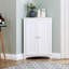 Armoire de coin autoportante blanche avec deux portes et tablettes, armoire de rangement en bois pour salle de bain, cuisine, salon - style minimaliste moderne, conception compacte et peu encombrante