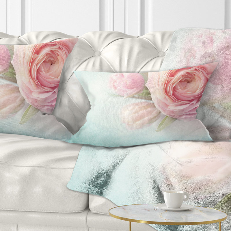 Fleurs roses sur fond bleu - Coussin décoratif à imprimé floral