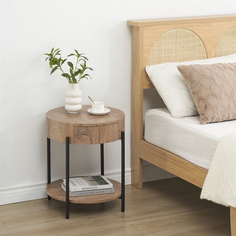 Table de bout à 4 pieds avec rangement Deloris