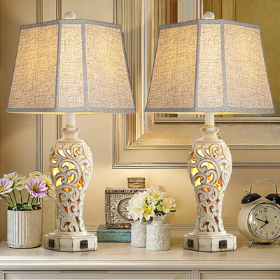 Ensemble de lampes de table sculptées en résine 24,5 "avec veilleuse et ports USB Hettel