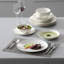 Service de table 16 pièces en porcelaine fine à bordure dorée pour 4 personnes, assiettes et bols à soupe classiques, idéal pour les repas formels et les cadeaux.