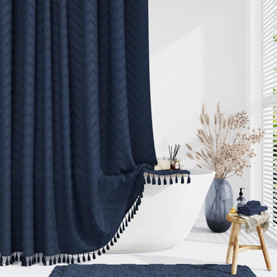 Rideau de douche Boho Farmhouse avec rayures à chevrons touffetés - Ensemble de rideau de salle de bain en tissu texturé hydrofuge avec crochets - Design minimaliste à volants pour un décor moderne
