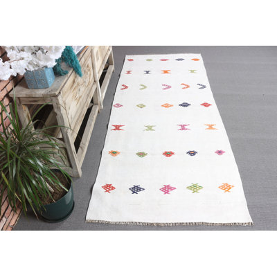 Tapis de couloir blanc en chanvre turc blanc avec tissage à plat kilim et motif rétro idéal pour les escaliers et les couloirs