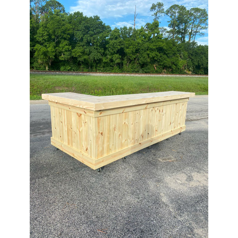 Bar de maison en U Freeman de 8 pi x 4 pi avec deux niveaux Bartop, tablettes de rangement et repose-pieds pour recevoir