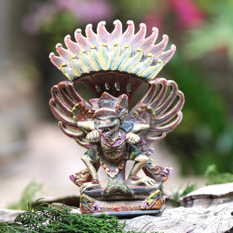 Statue de Garuda volant Arlmont & Co.