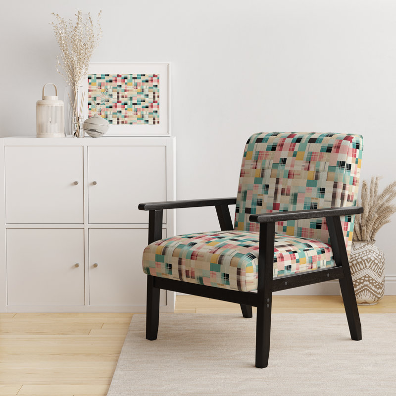 Fauteuil vintage rembourré à carreaux pastel