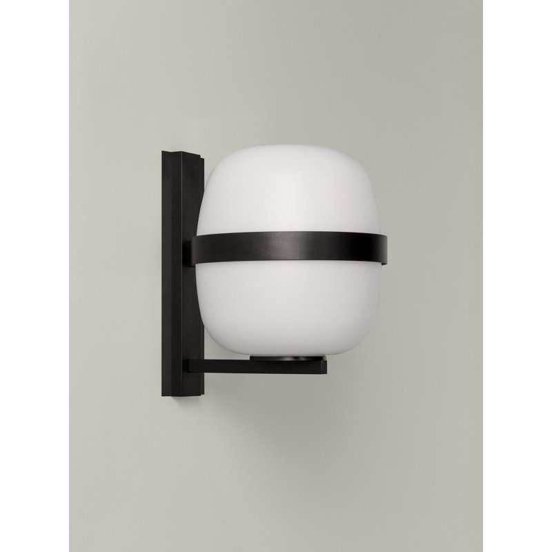 Wally Cestita Aluminum Wallchiere, Black