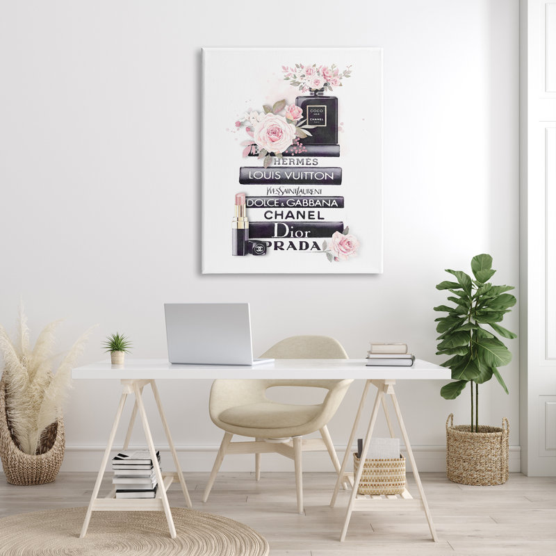 Roses roses et articles de toilette glamour, H 48 po x l 36 po, Toile tendue