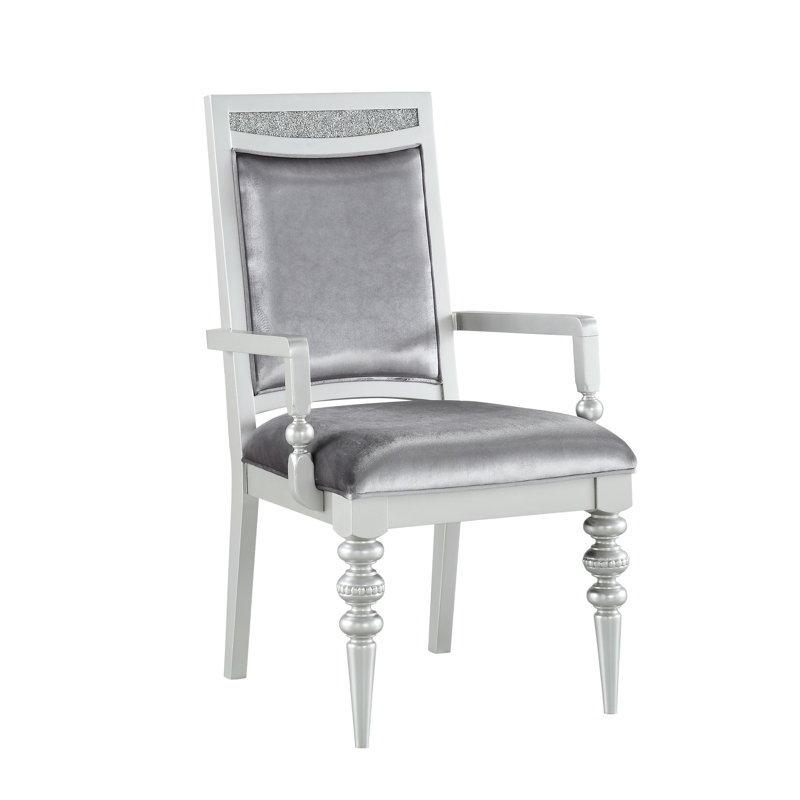 De 2 chaises avec accoudoirs - Revêtement en tissu doux et structure en bois pour une expérience de repas confortable Conception sophistiquée avec élégance des sièges rembourrés