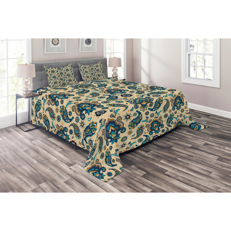 Traditional Polyester Paisley Coverlet