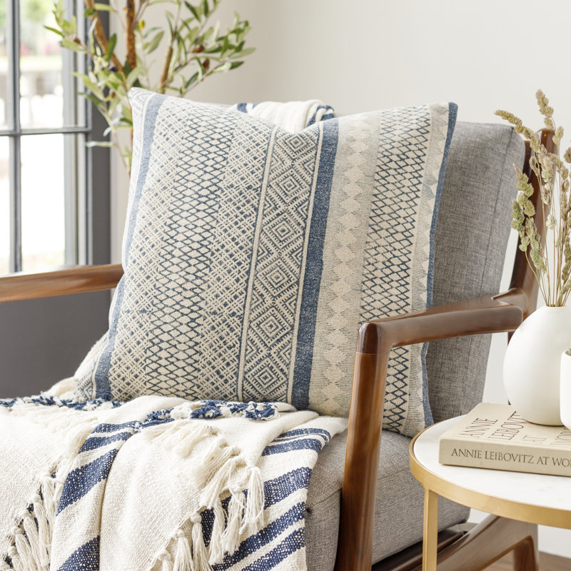 Oreiller carré 100% coton Zetta, Polyester/ Bourre en polyester, Beige clair / bleu foncé, 20 po x 20 po