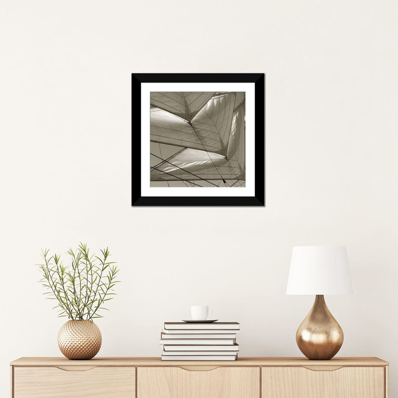 «Sails I», reproduction de photo sur toile, H 3 po x l 16 po x P 16 po, Papier d'art encadré noir, Blanc