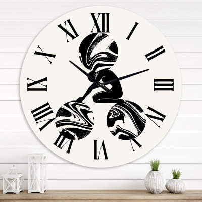Horloge murale moderne Empowered Cosmic Women Geometric Goddess Series - noir et blanc