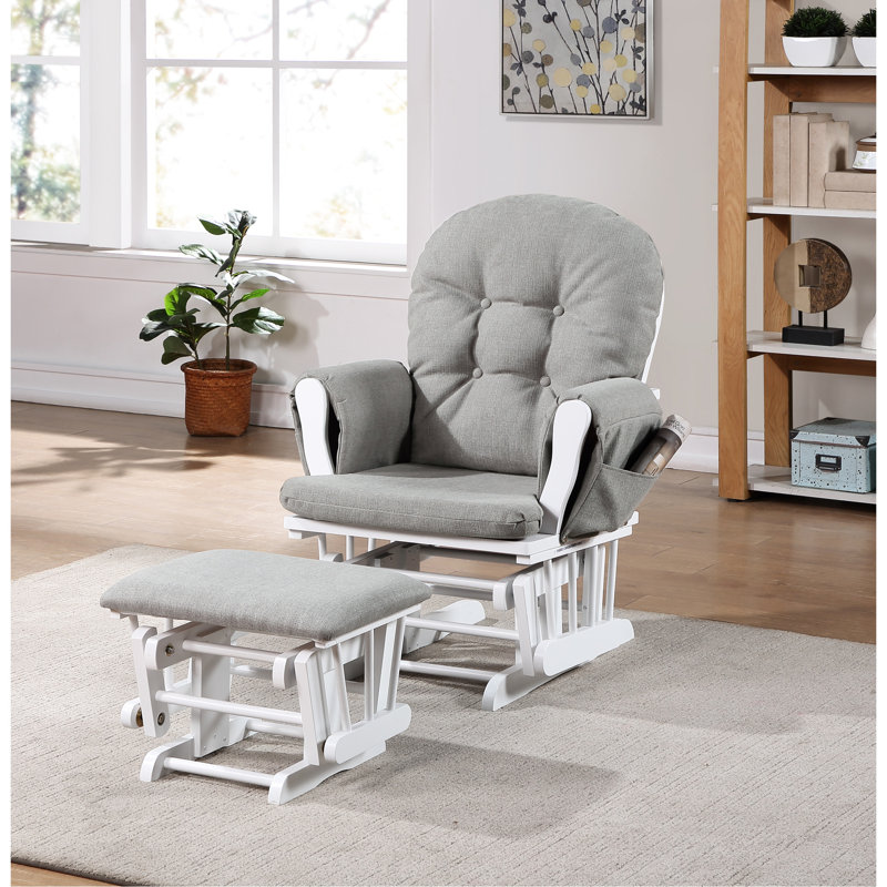 Fauteuil coulissant Mason et en bois gris avec tissu, glissade en douceur, coussin de dossier, rangement sur les poches latérales, coin paisible à huître blanche arquée, capitonnage à boutons silencieux, poche, design