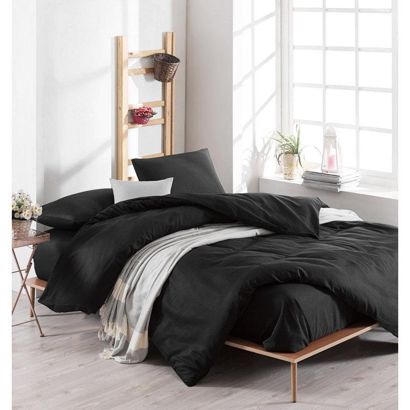 Elegant Quilt Cover Set, Black | 65% Cotton / 35% Polyester, 120 Thread Count | Includes 2 Pillowcases (31.5 x 31.5 inches) | Machine Washable, Stylish Bedroom Upgrade with Button Closure