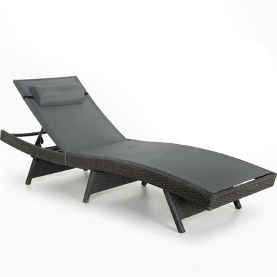 Chaise longue d'extérieur toutes saisons en osier