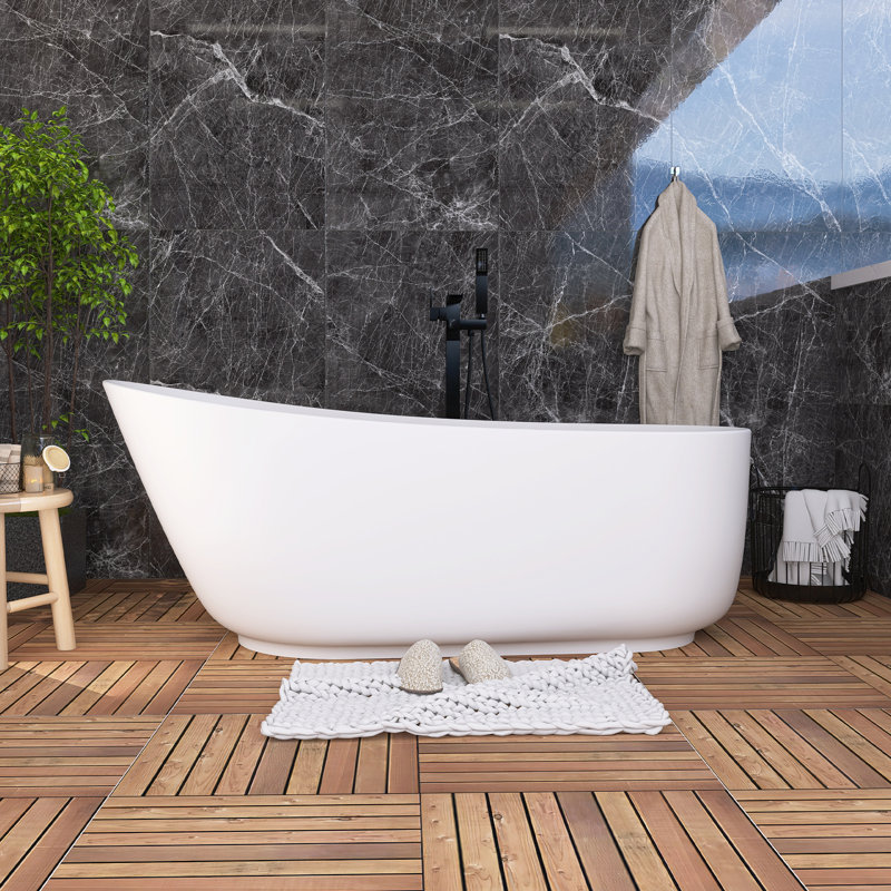 Baignoire de trempage autoportante à surface solide de 67 po en blanc mat