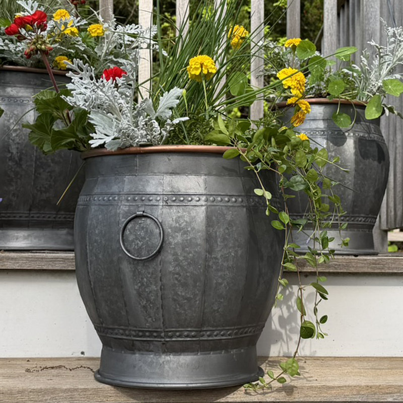 Pot à fleurs cuivré