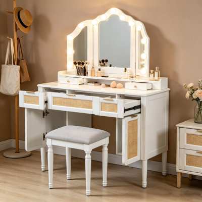 Meuble-lavabo moderne de 44,37 po avec 13 ampoules à DEL Hollywood, coiffeuse à miroir pliable avec 5 tiroirs, 2 armoires et une station de charge pour la chambre à coucher