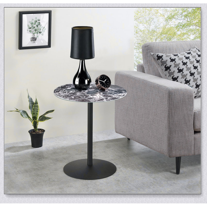 Table de bout de 17,5 pouces de large avec plateau texturé en marbre noir, parfaite pour ajouter élégance et fonctionnalité à n'importe quelle pièce