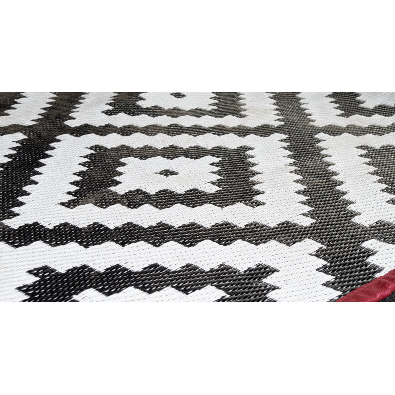 Chill Urban Outdoor Picnic Blanket, 0.1cm H x 200cm W x 270cm D