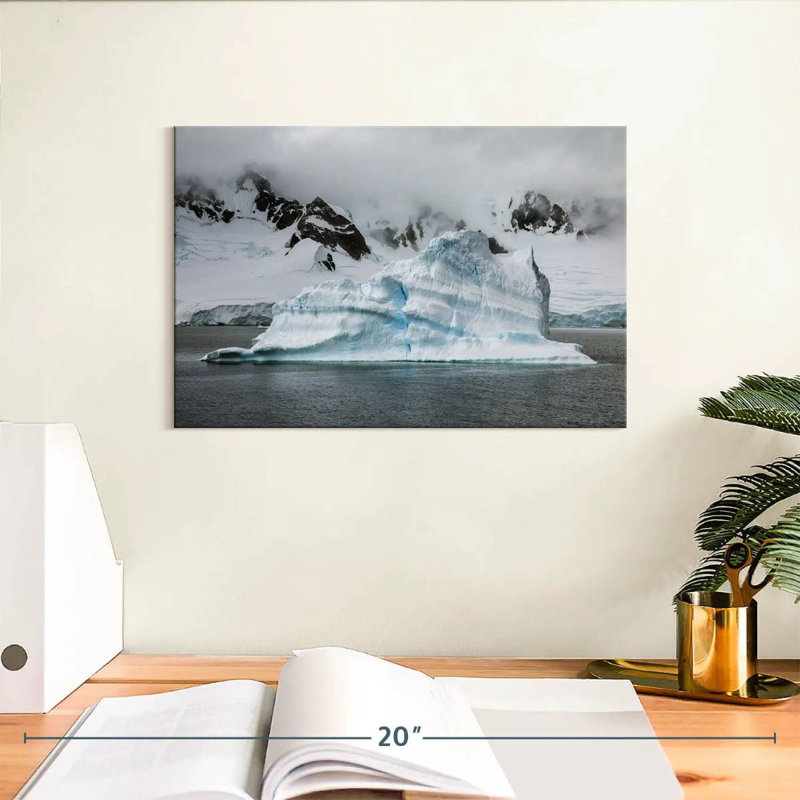 Iceberg avec montagne en Antarctique, H 8 po x l 12 po