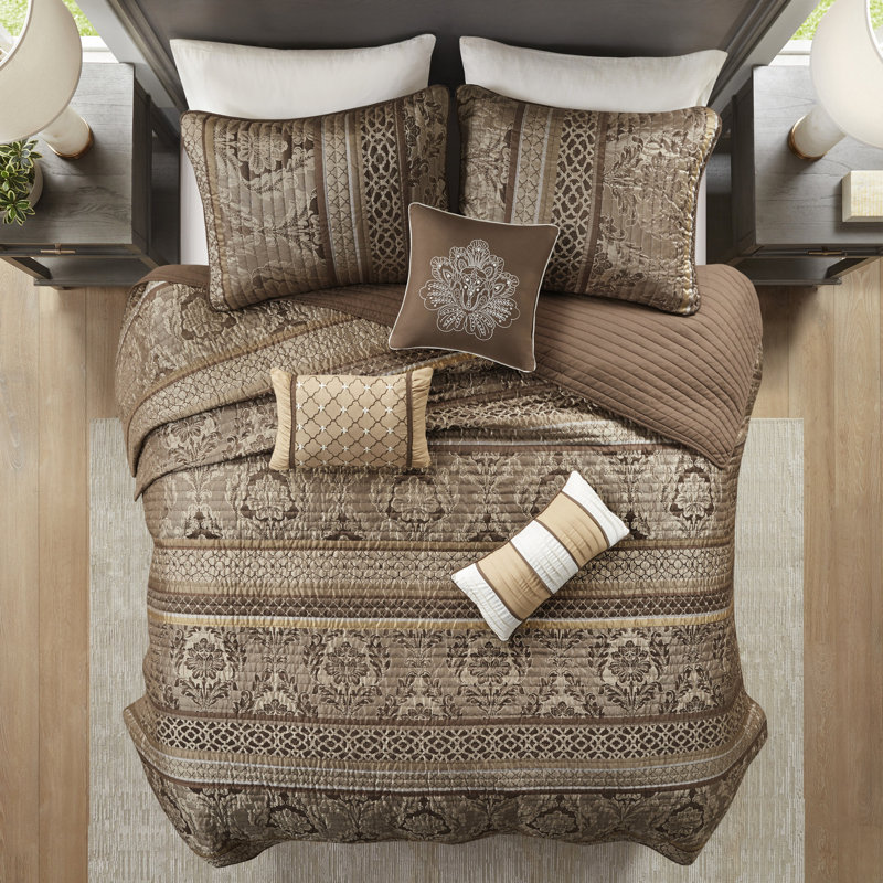 Courtepointe pour lit double / grand lit - brun et or, motifs de feuilles, détails du coussin de broderie, coutures réversibles de qualité brun / or, coussins décoratifs