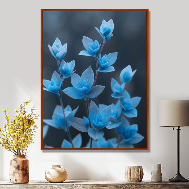 «Blue Grey Natures Nuance Eucalyptus - Eucalyptus», art mural, Toile avec cadre flottant brun, H 40 po x l 30 po x P 1,5 po