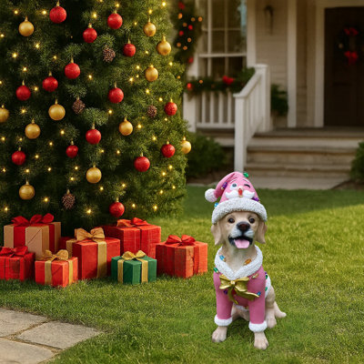 Statue de Labrador Retriever festive en tenue de Père Noël rose, charmante décoration de Noël