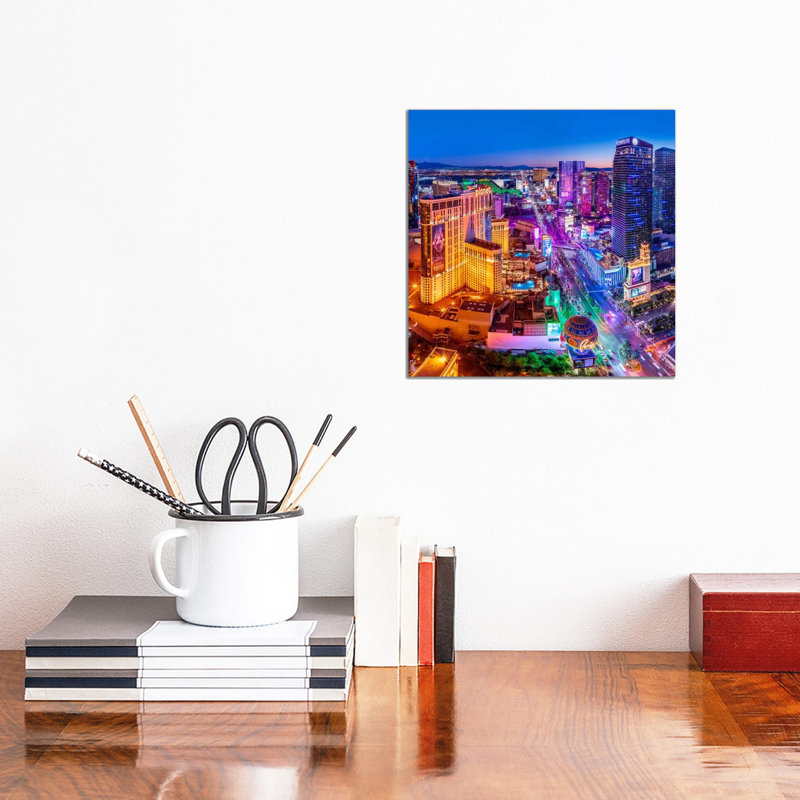 Las Vegas Neon Boulevard - reproduction d'art murale encadrée, H 12 po x l 12 po, Toile tendue, Ne s’applique pas