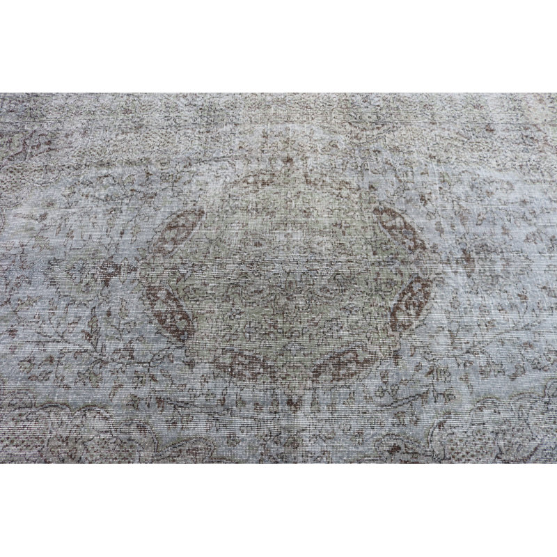 Tapis turc rétro tissé à la main dans des tons de gris pour une décoration intérieure élégante