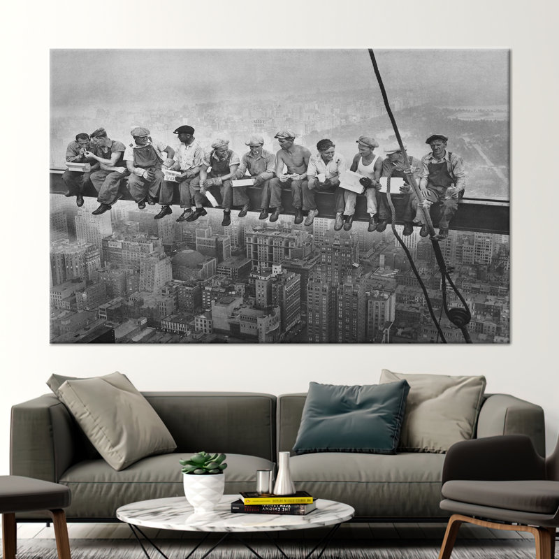 Art moderne sur toile avec le célèbre déjeuner de New York sur une scène de gratte-ciel, Ne s’applique pas, H 31 po x l 43 po