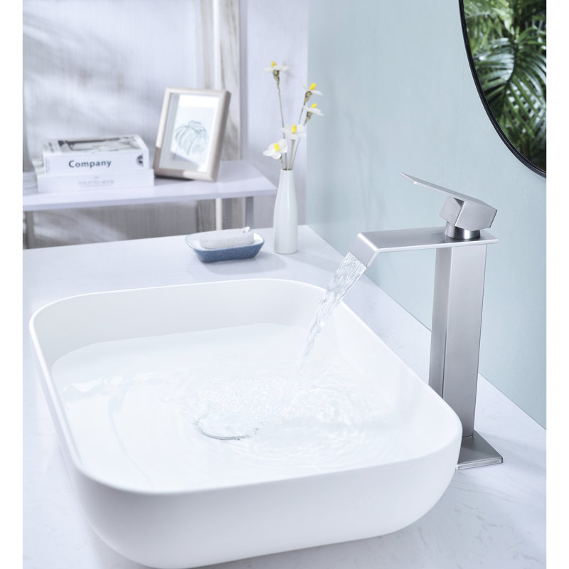Robinet de salle de bain avec bec cascade, finition en nickel brossé, aérateur de 1,2 gallon par minute, bonde escamotable, facile à installer pour lavabo de meuble-lavabo